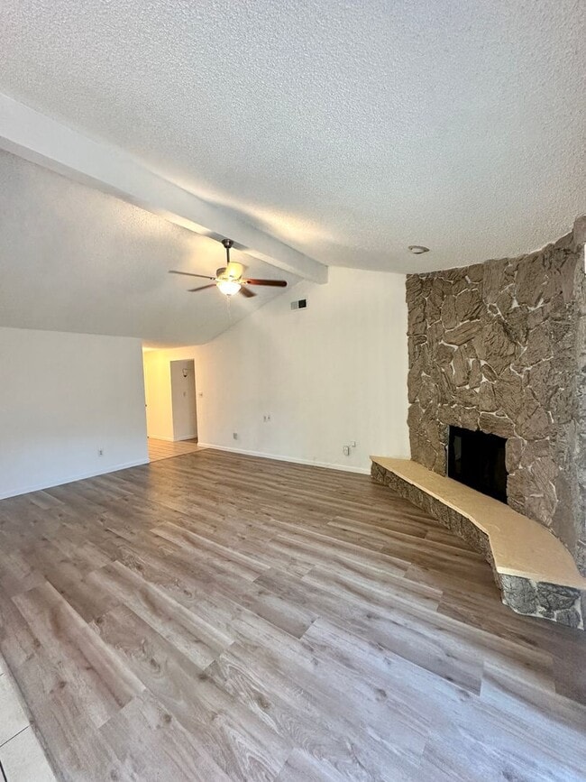 Building Photo - 1211 Cedar Tree Wy