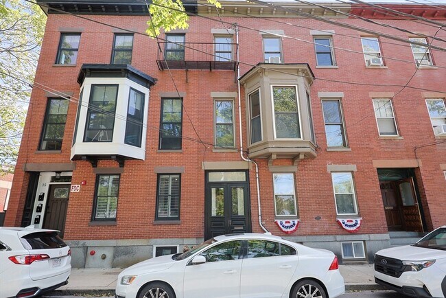 Primary Photo - 13 Eden St