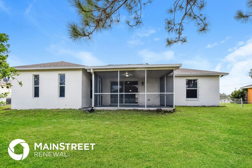 Building Photo - 814 Crystal Ave