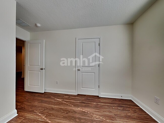 Building Photo - 149 Onate Circle