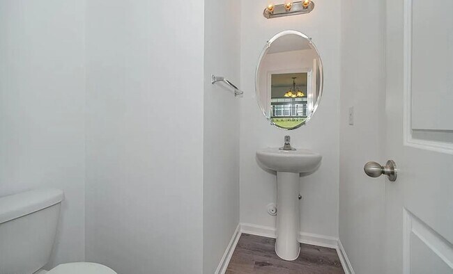 Building Photo - Charming 3BR Townhome in Colfax