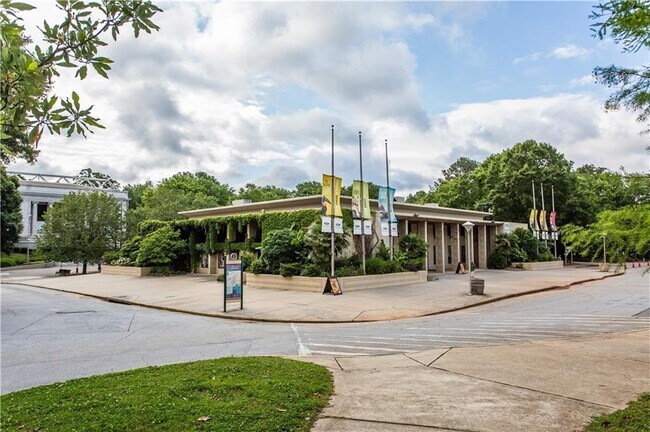 Building Photo - 520 Park Ave SE