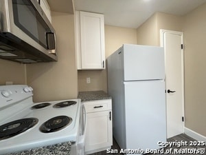 Building Photo - 7571 Windsor Oaks