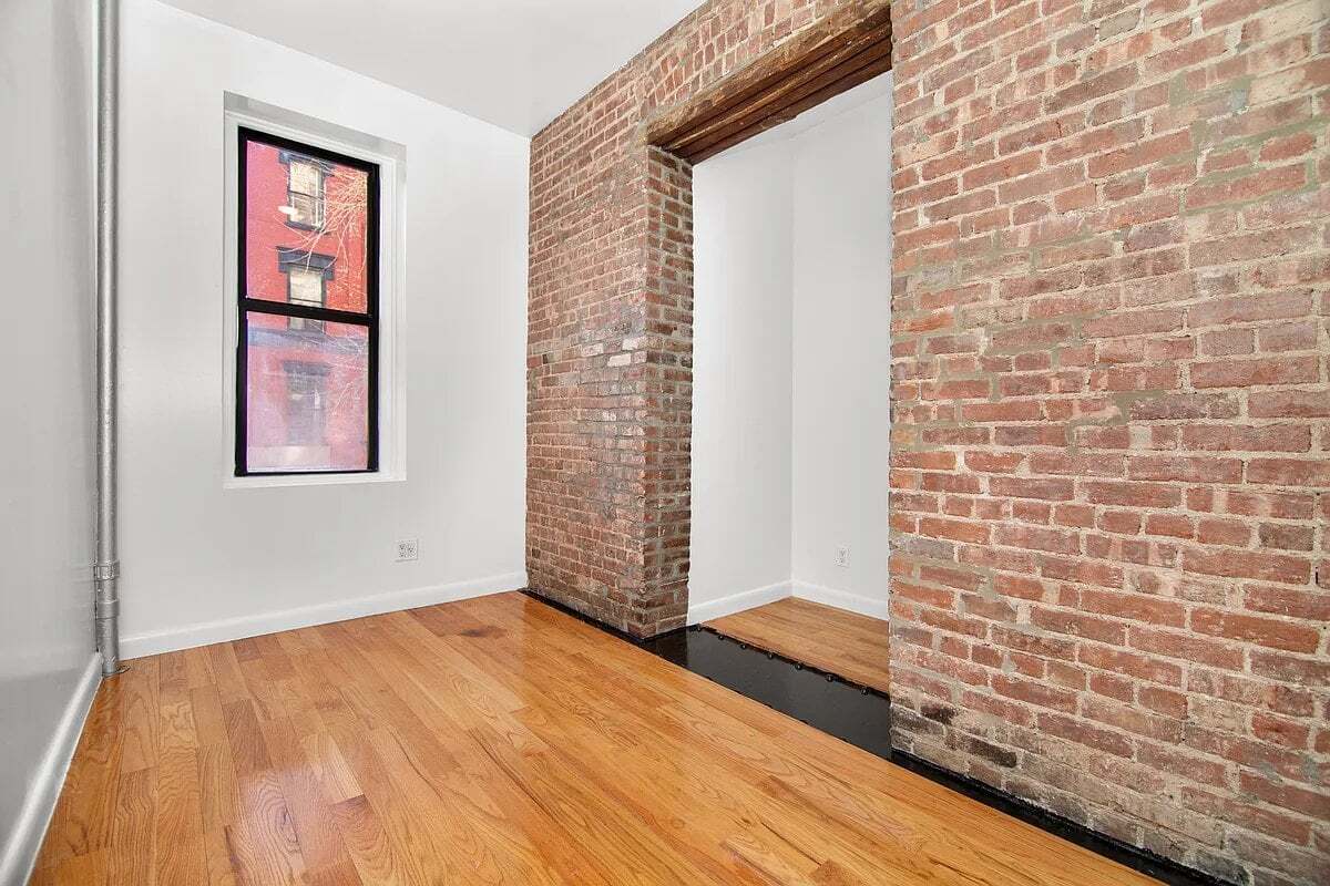 Building Photo - 551 Hudson St