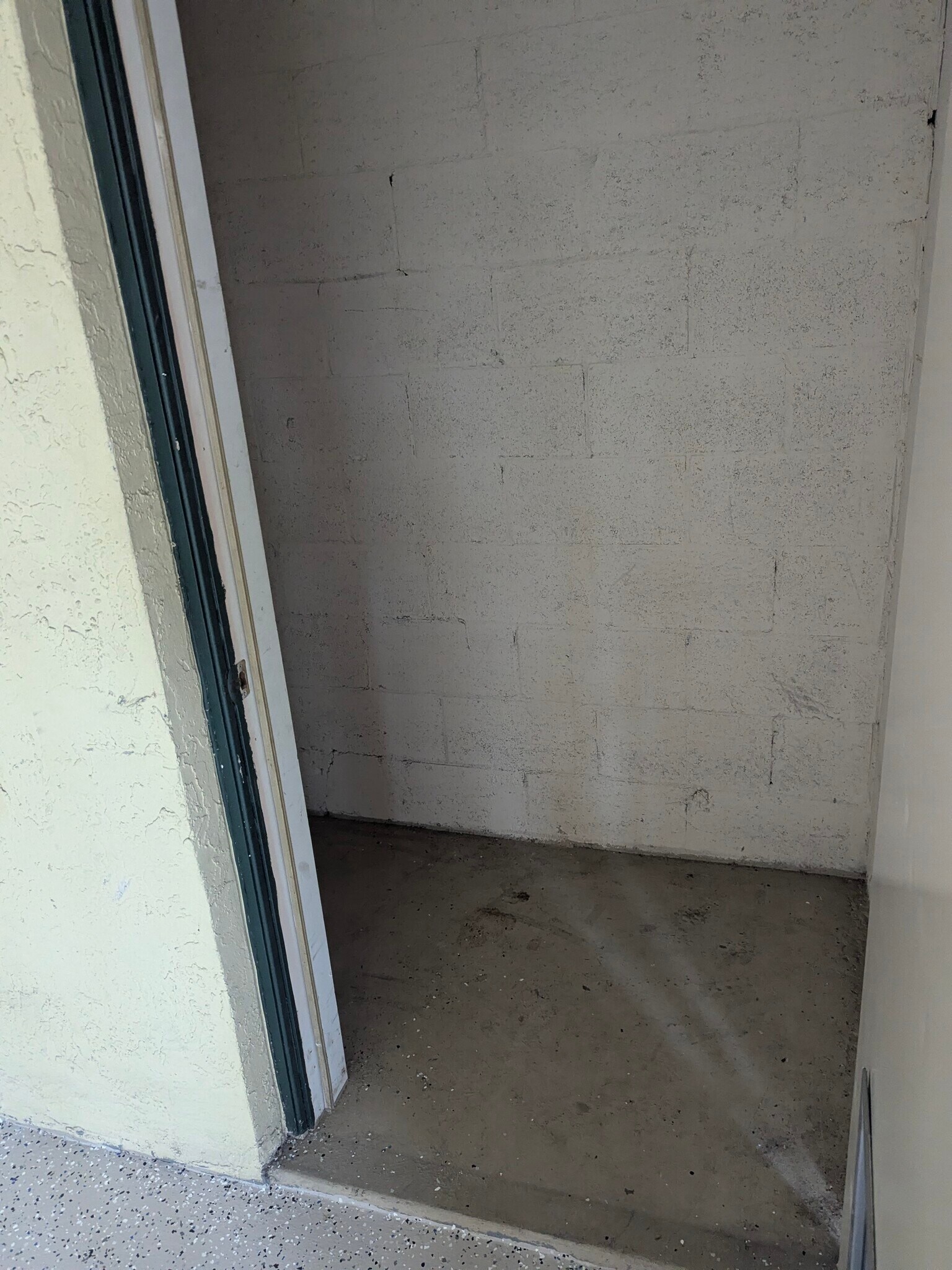 Building Photo - 18203 Glenmoor Dr