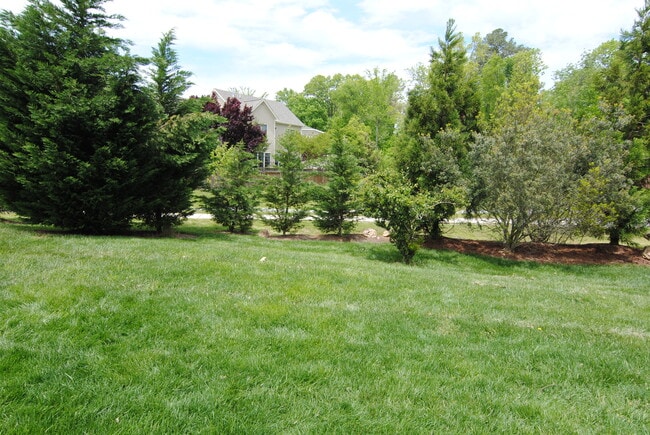 Building Photo - 10722 Edmundson Ave