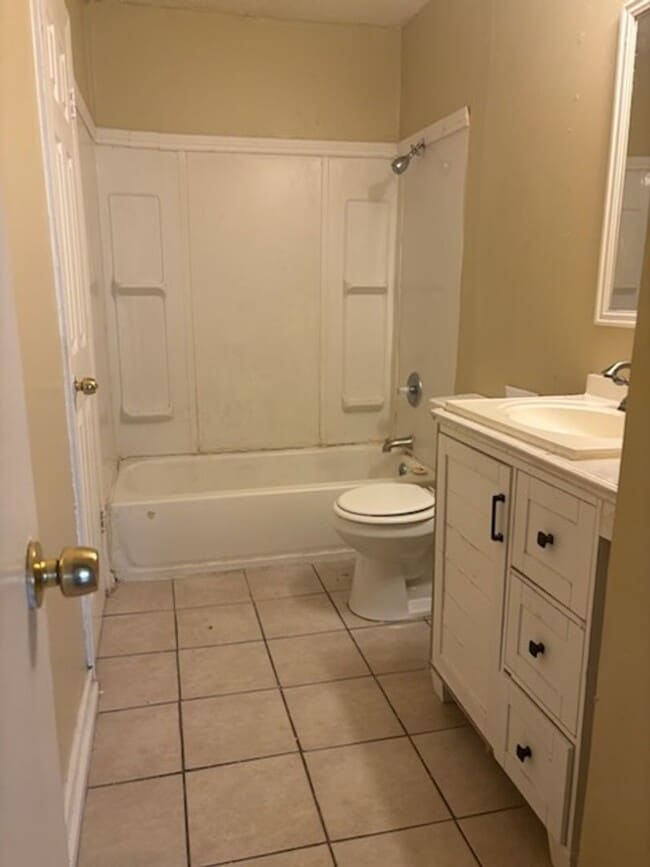 Building Photo - 1520 Cedar Pine Dr