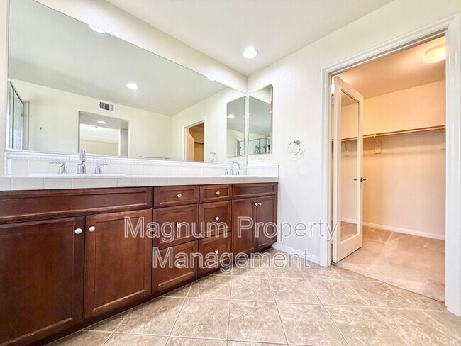 Building Photo - 29998 Couples Ave