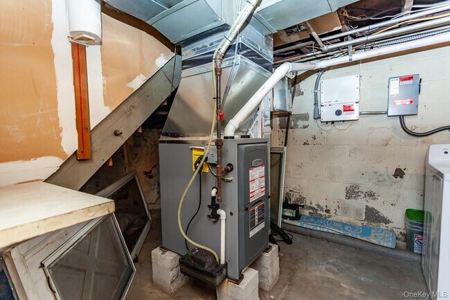 Building Photo - 530 Union Ave