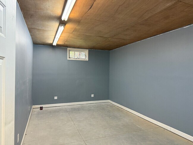 Building Photo - Lexington