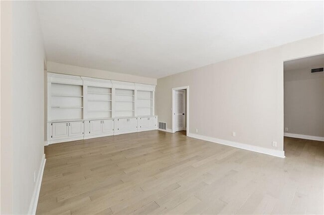 Building Photo - 2632 Peachtree Rd NW