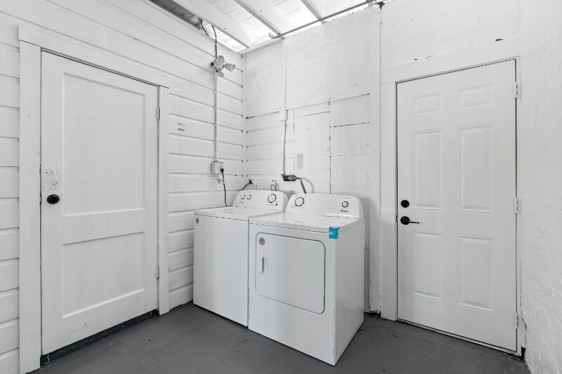 Building Photo - 4102 N Hubert Ave