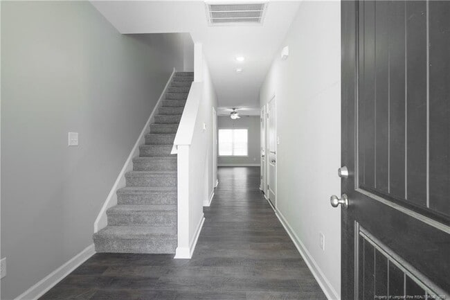 Building Photo - 393 Hicks Ave