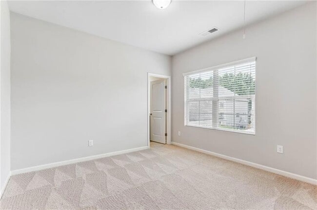 Building Photo - 5530 Mirror Lake Dr