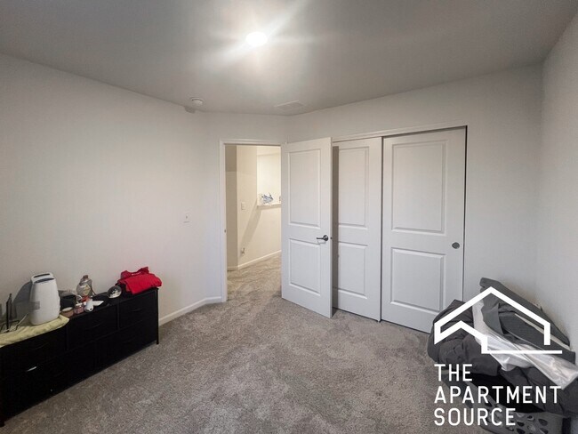Building Photo - 2360 Southwind Blvd