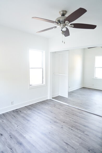 Building Photo - 606 E Realty St