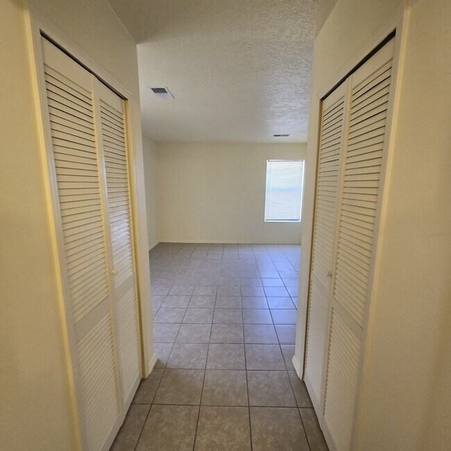 Building Photo - 1489 Gadwall Rd NE