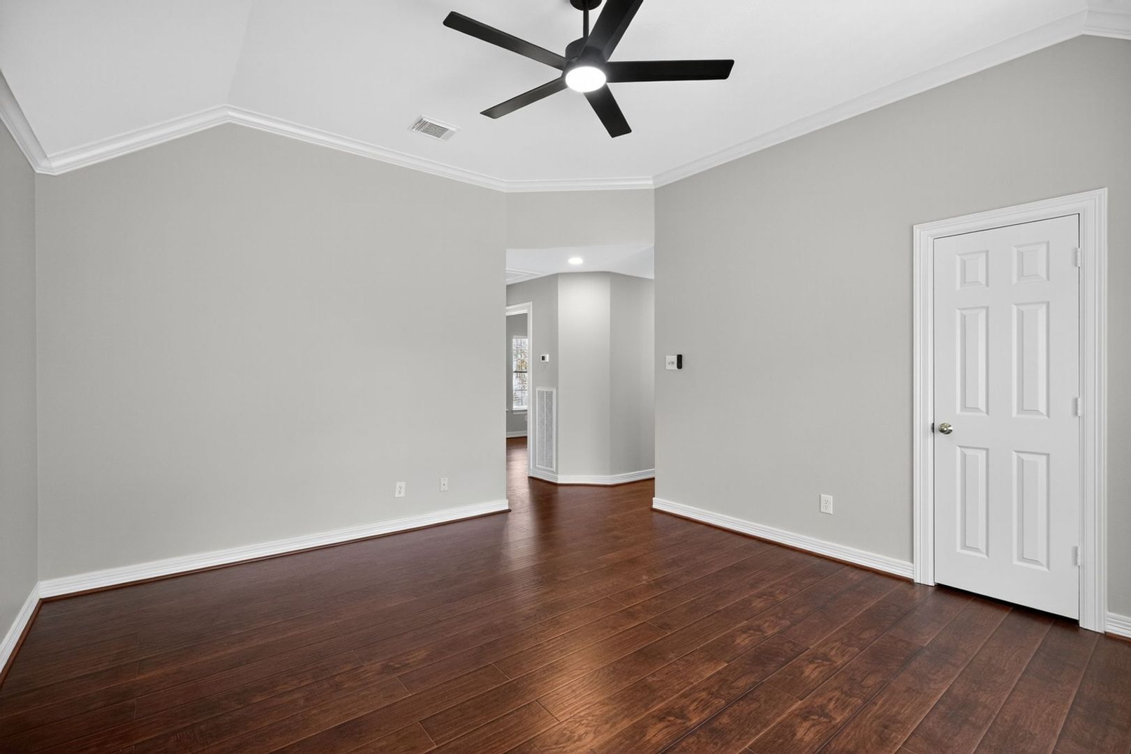 Building Photo - 3523 Shady Village Dr