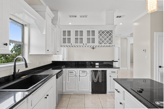 Building Photo - 5601 Wild Persimmon