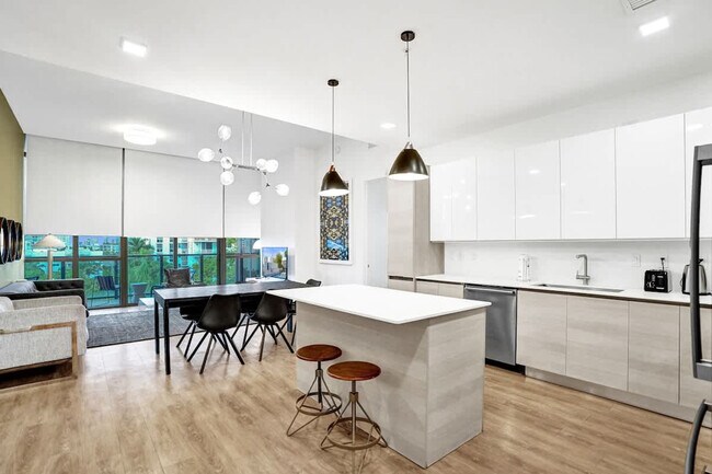 Building Photo - 1220 17th St