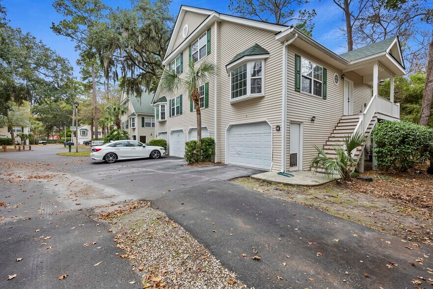 Building Photo - 40 Brittany Pl