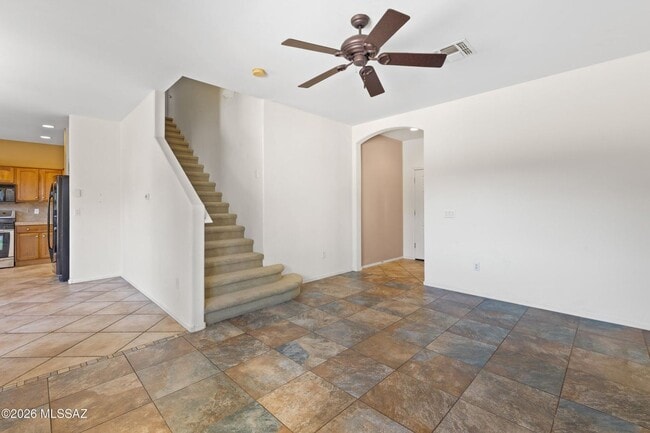 Building Photo - Two Story 3 Bed/2Bath in Paseo Del Rio