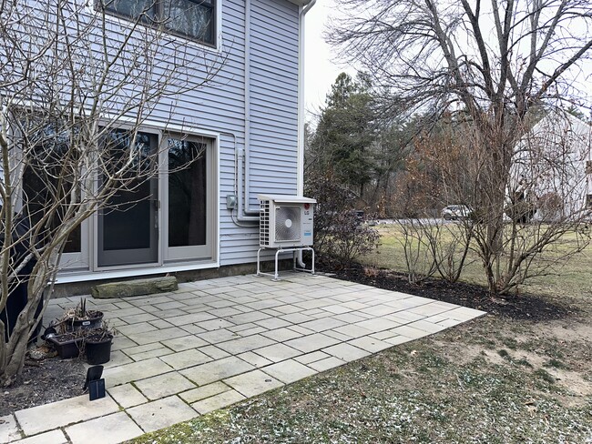 Private Patio - 121 Bay St