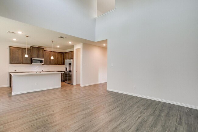 Building Photo - Amazing 2 Story Home in South Fort Worth, ...