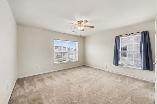 Building Photo - 272 Clayburne Dr