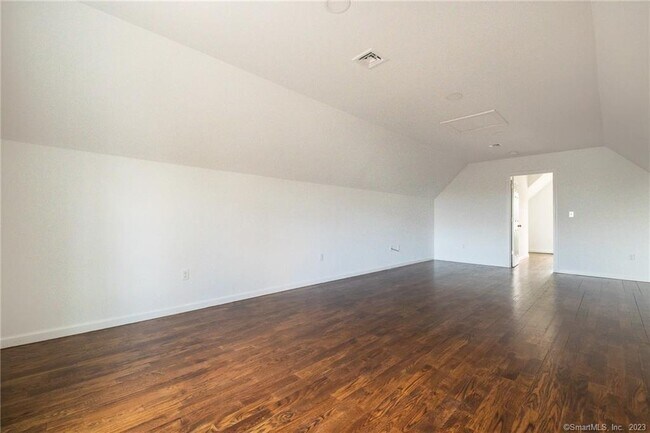 Building Photo - 340 Pleasantview Ave