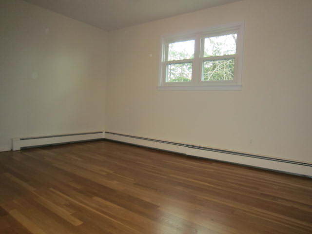 Building Photo - 35 Elm Ave