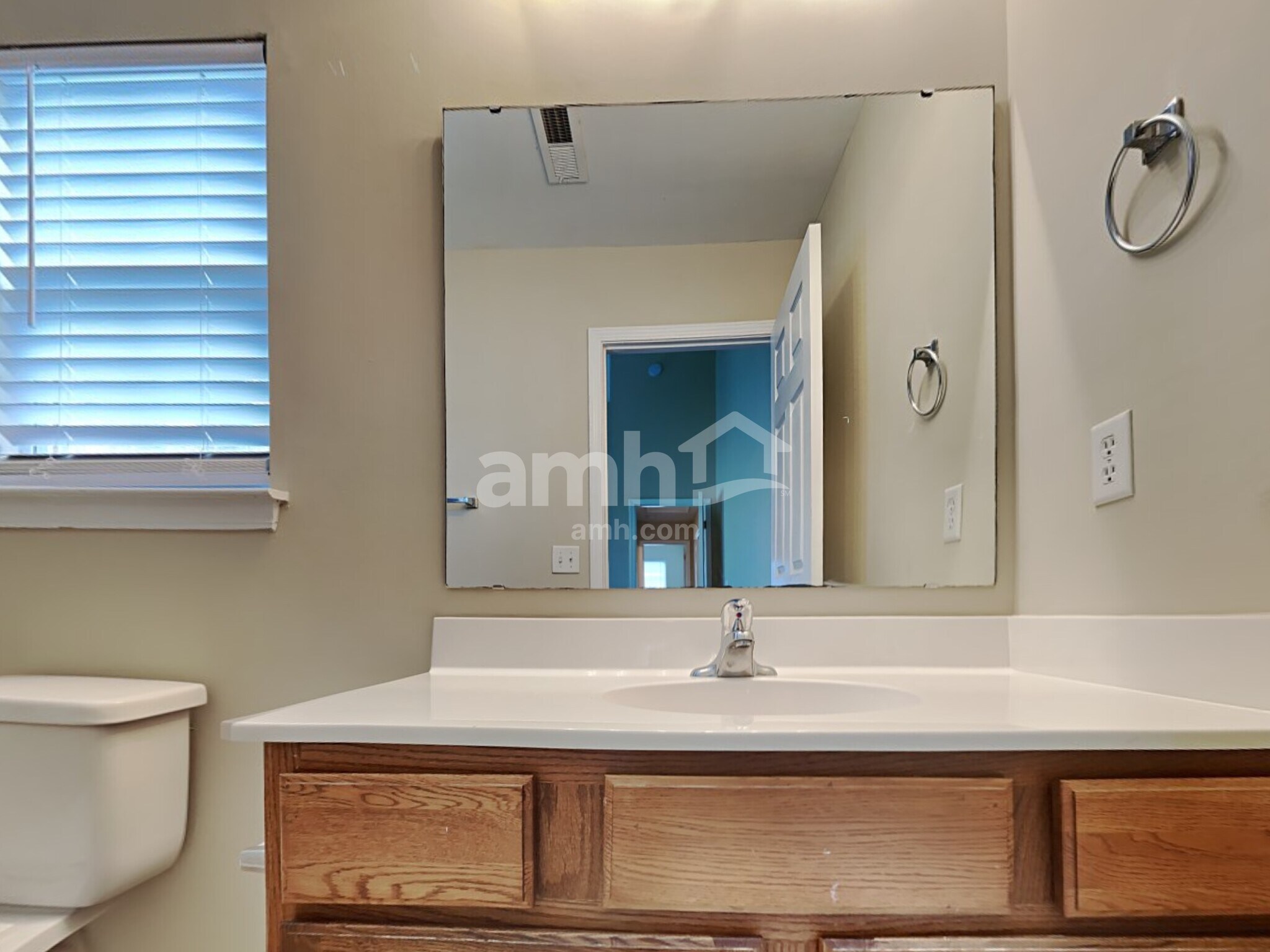 Building Photo - 425 Watershed Dr