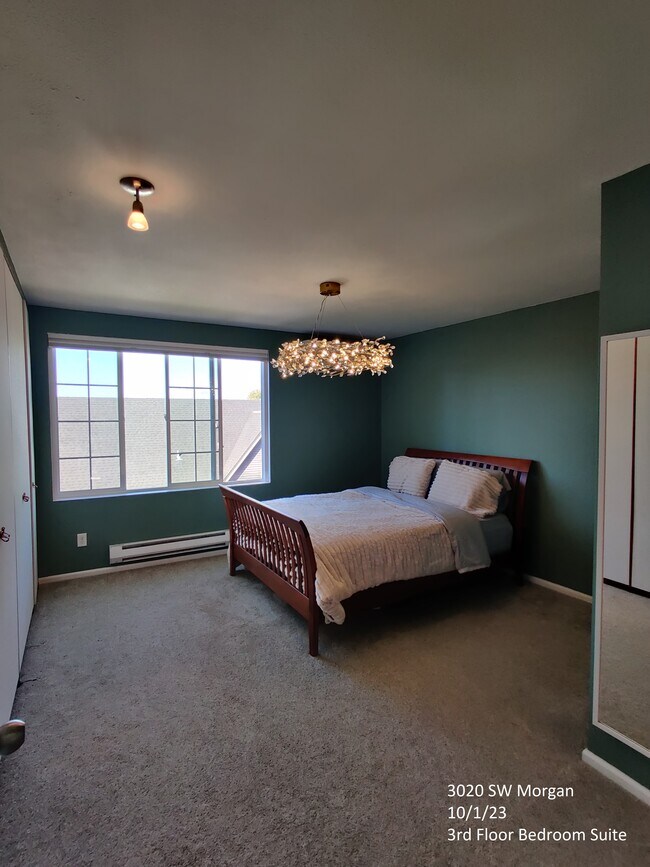 3rd Floor Suite - 3020 SW Morgan St
