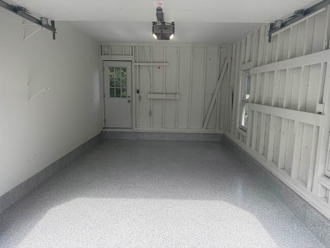 Building Photo - 5 Cabernet Ct