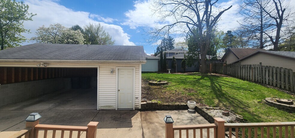 Building Photo - 8101 W Tripoli Ave