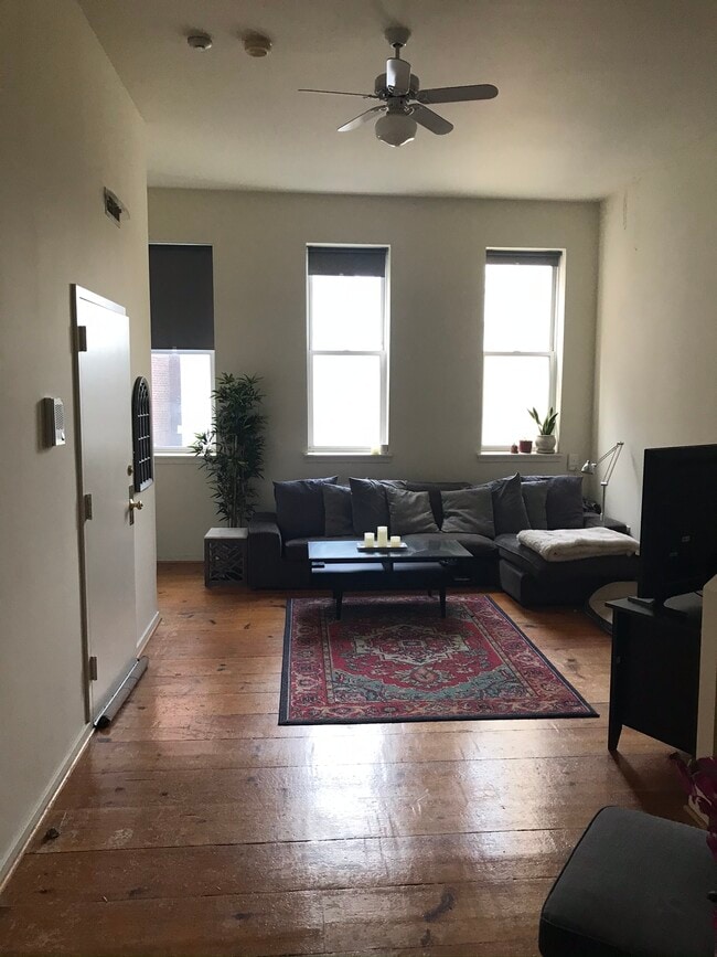 Building Photo - 308 York Ave