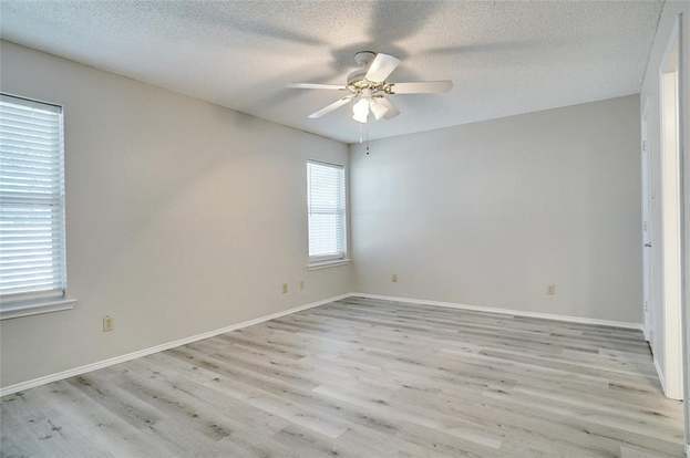 Building Photo - 215 Colt Ln