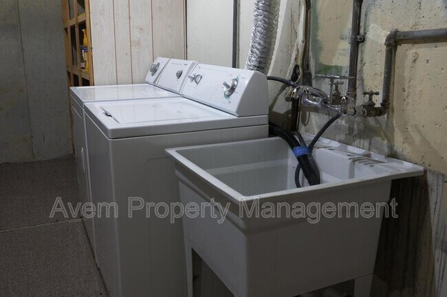 Building Photo - 11770-11780 SW Bowmont Ln