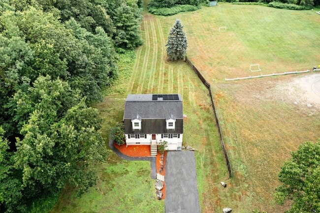 Building Photo - 38 Haskell St