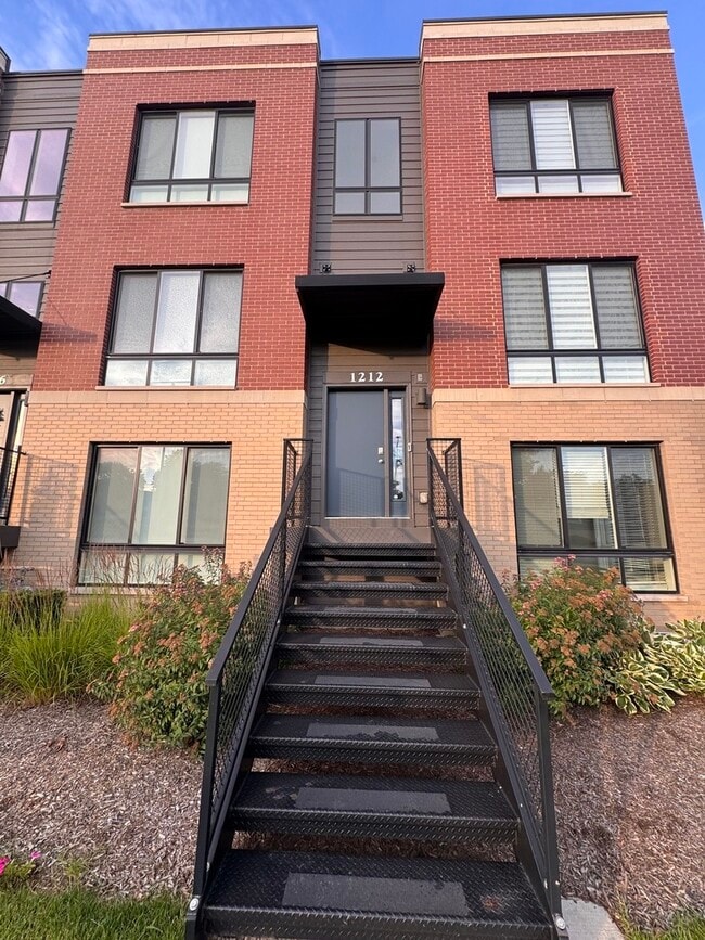 Building Photo - 1212 Quadrant Ln.