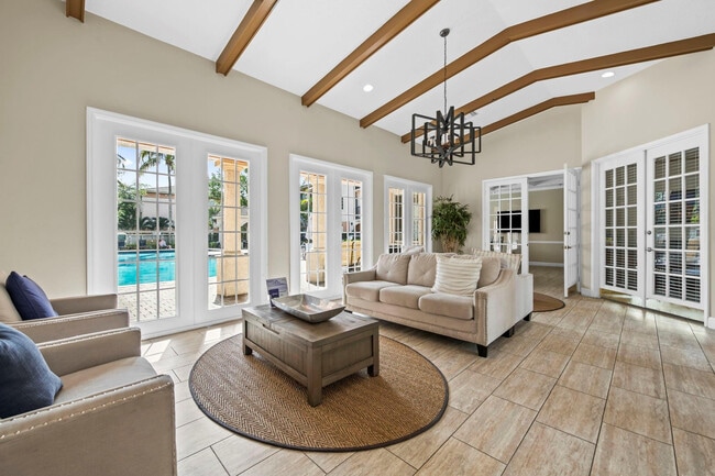 Building Photo - 2005 SE 10th Ave