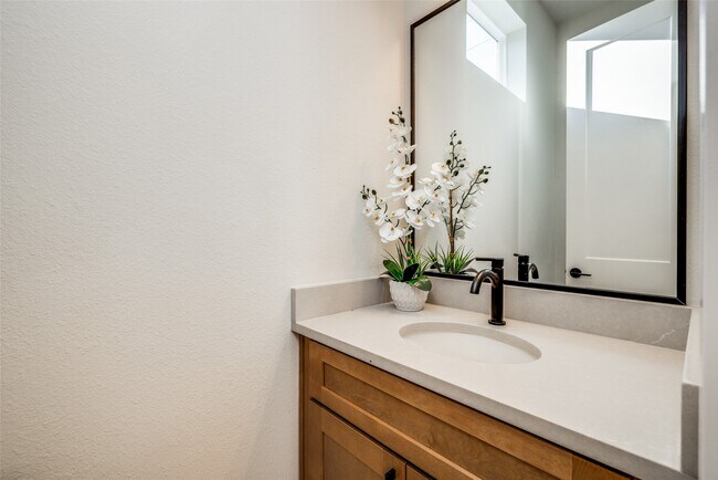 Building Photo - 6514 Old Olive Tree Dr