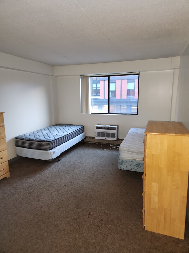 Bedroom #1 (2 Beds) - 500 E College Ave