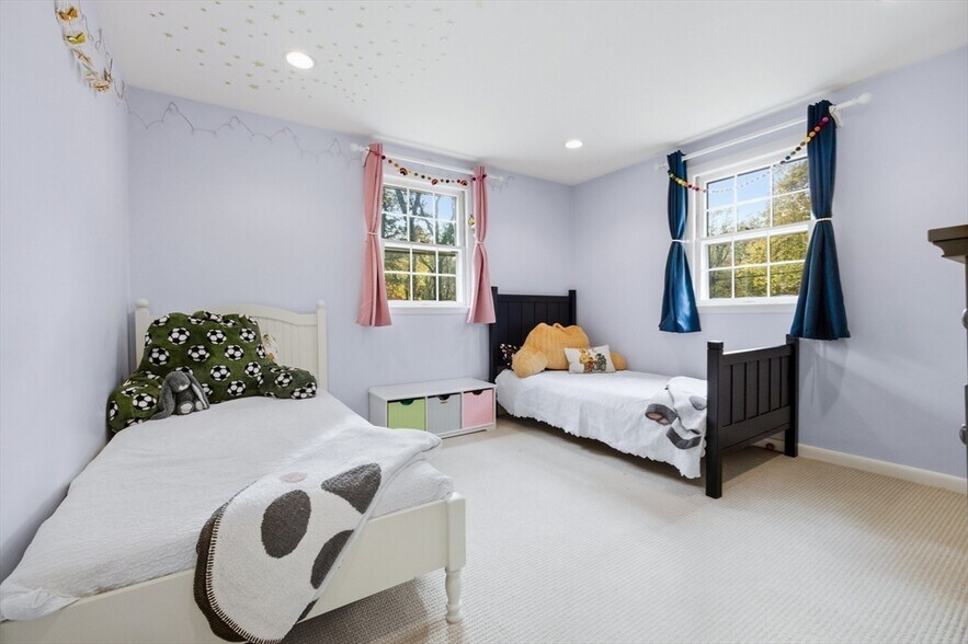 Building Photo - 18 Taylor Rd