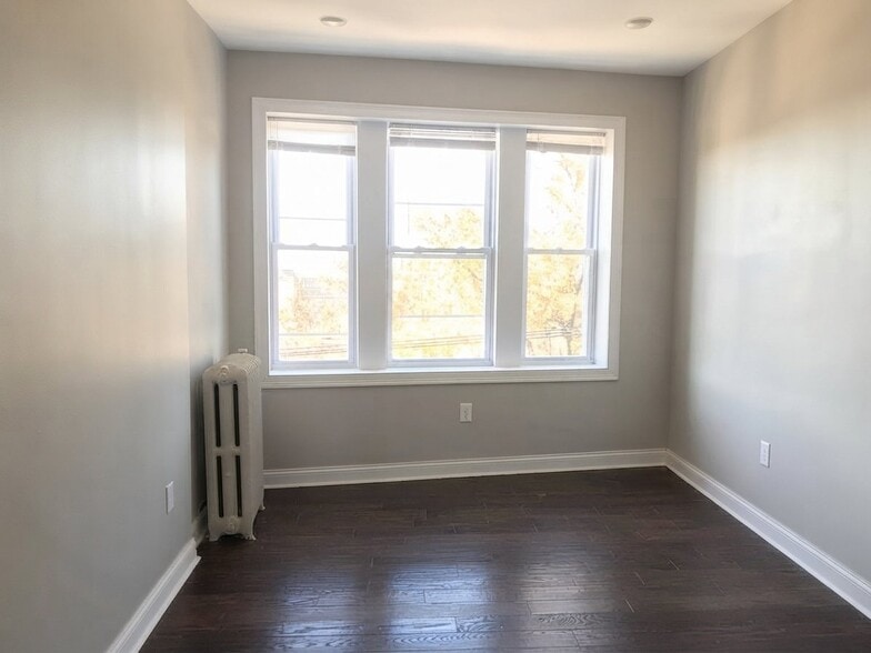 Building Photo - 158 Bergen Ave