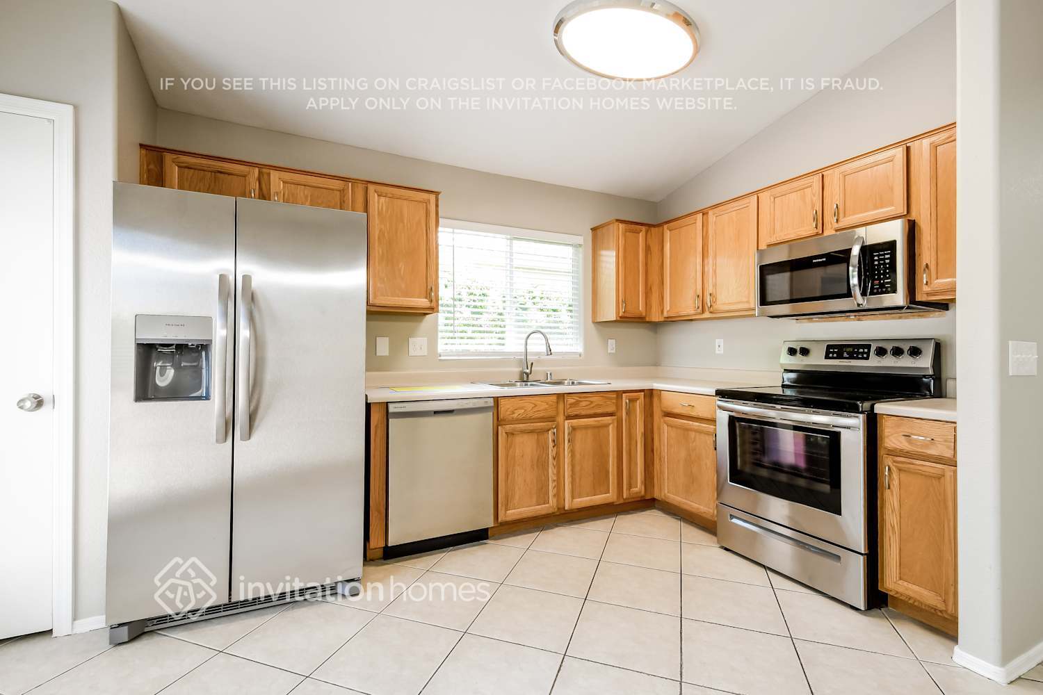 Building Photo - 3606 W Via Del Sol Dr