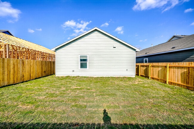 Building Photo - 14305 Sandrock Bnd