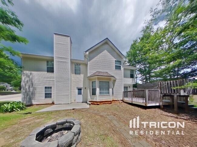 Building Photo - 4550 Talon Way