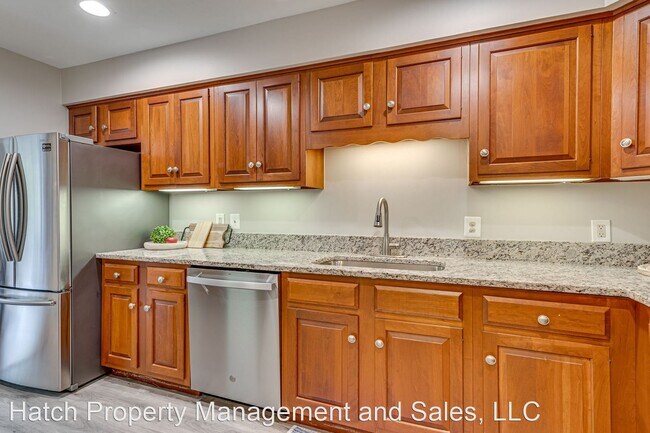 Building Photo - 3 br, 2 bath House - 8101 Connecticut Ave....