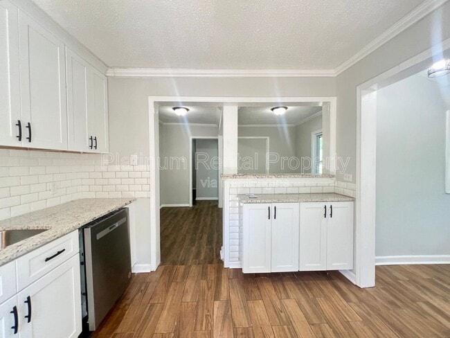 Building Photo - 440 Roy St SW